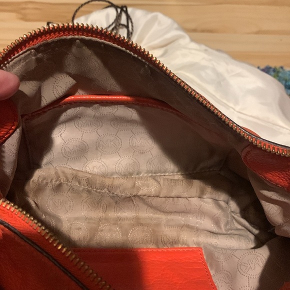 Michael Kors Burnt orange leather crossbody - Picture 5 of 8